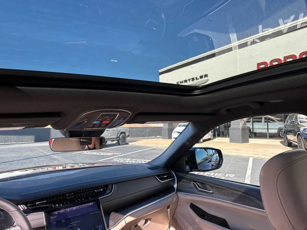 New 2025 Jeep Grand Cherokee L Limited image 21