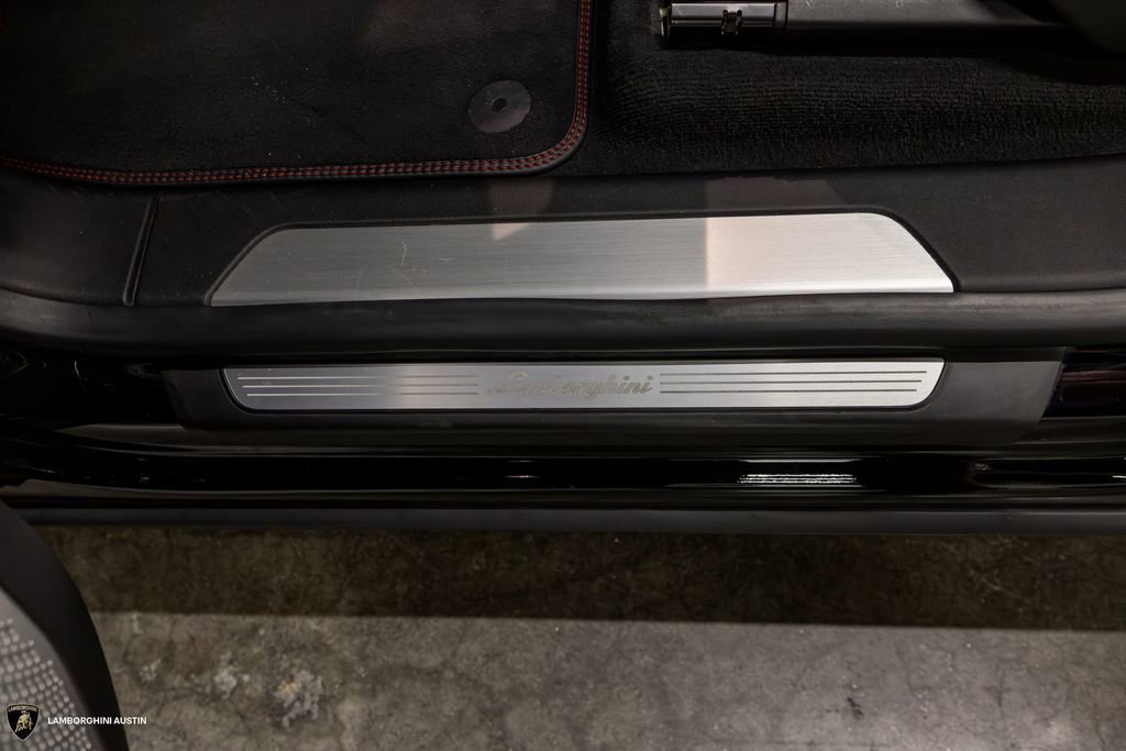 Used 2019 Lamborghini Urus image 23