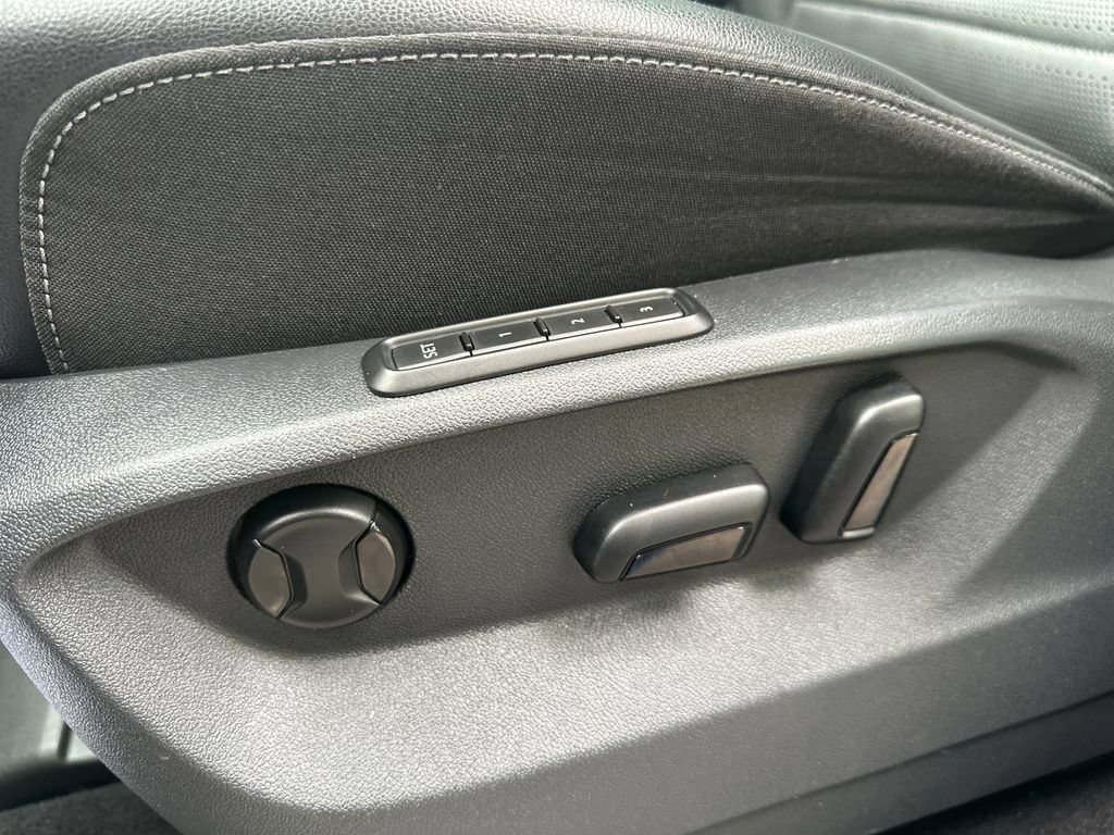 Used 2018 Volkswagen Atlas SEL Premium AWD/4WD image 9