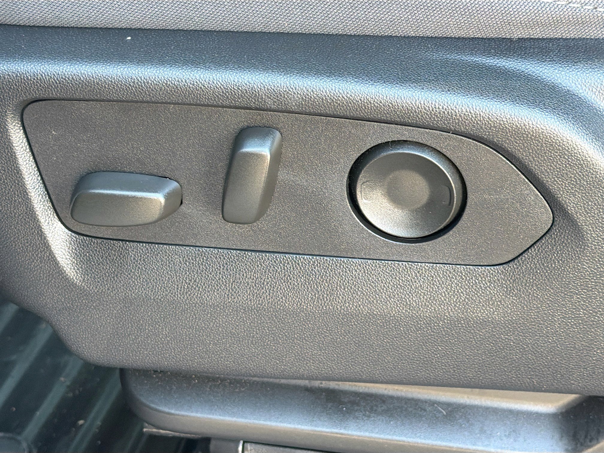 Used 2025 Chevrolet Silverado 2500 Custom w/ Custom Value Package image 24