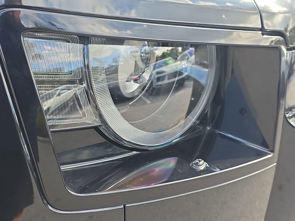 Used 2024 Land Rover Defender 90 S image 14