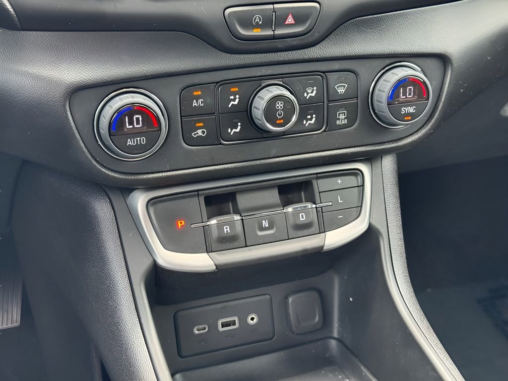 Used 2022 GMC Terrain SLE w/ Driver Convenience Package FWD image 23