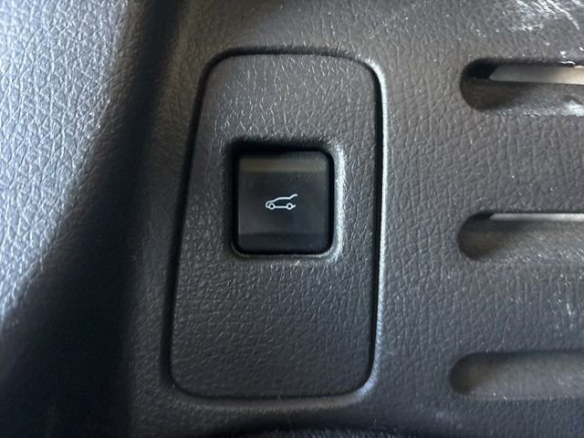 Used 2014 Lincoln MKX FWD w/ Equipment Group 101A image 31