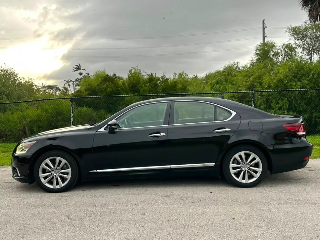 Used 2016 Lexus LS 460 AWD w/ Comfort Package image 7