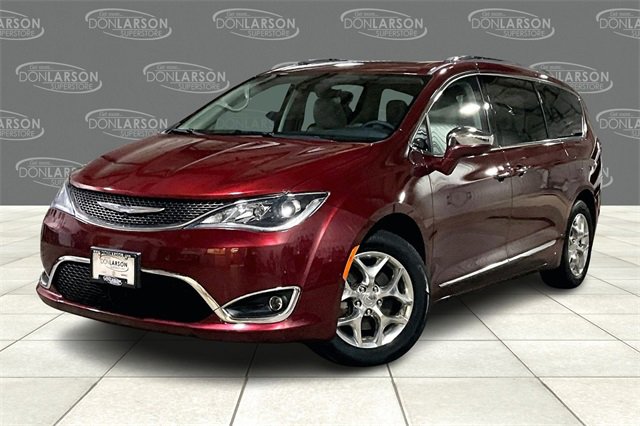 Used 2017 Chrysler Pacifica Limited w/ UConnect Theater Package image 3