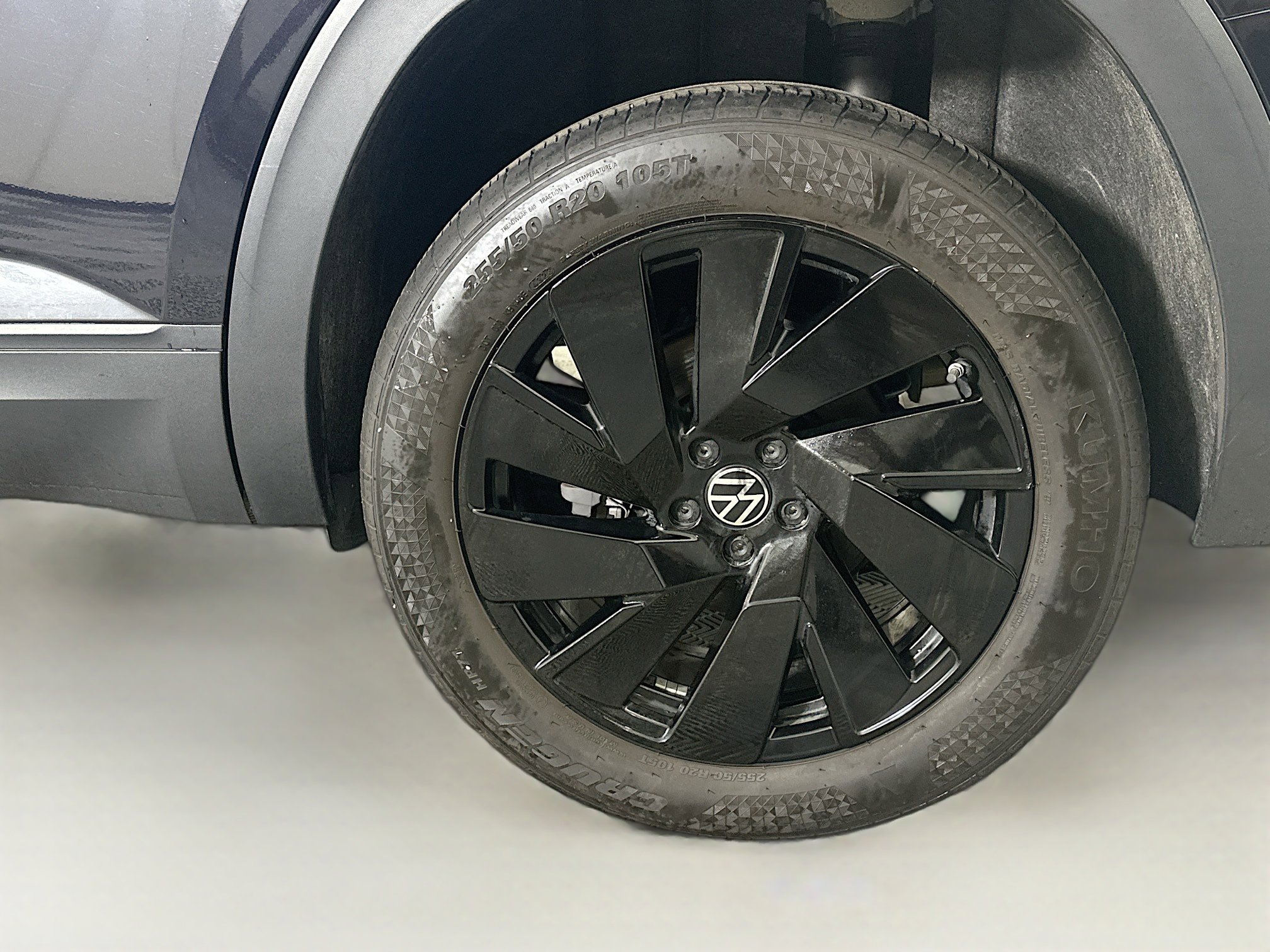 Used 2024 Volkswagen Atlas SE w/ Black Wheel Package AWD/4WD image 11