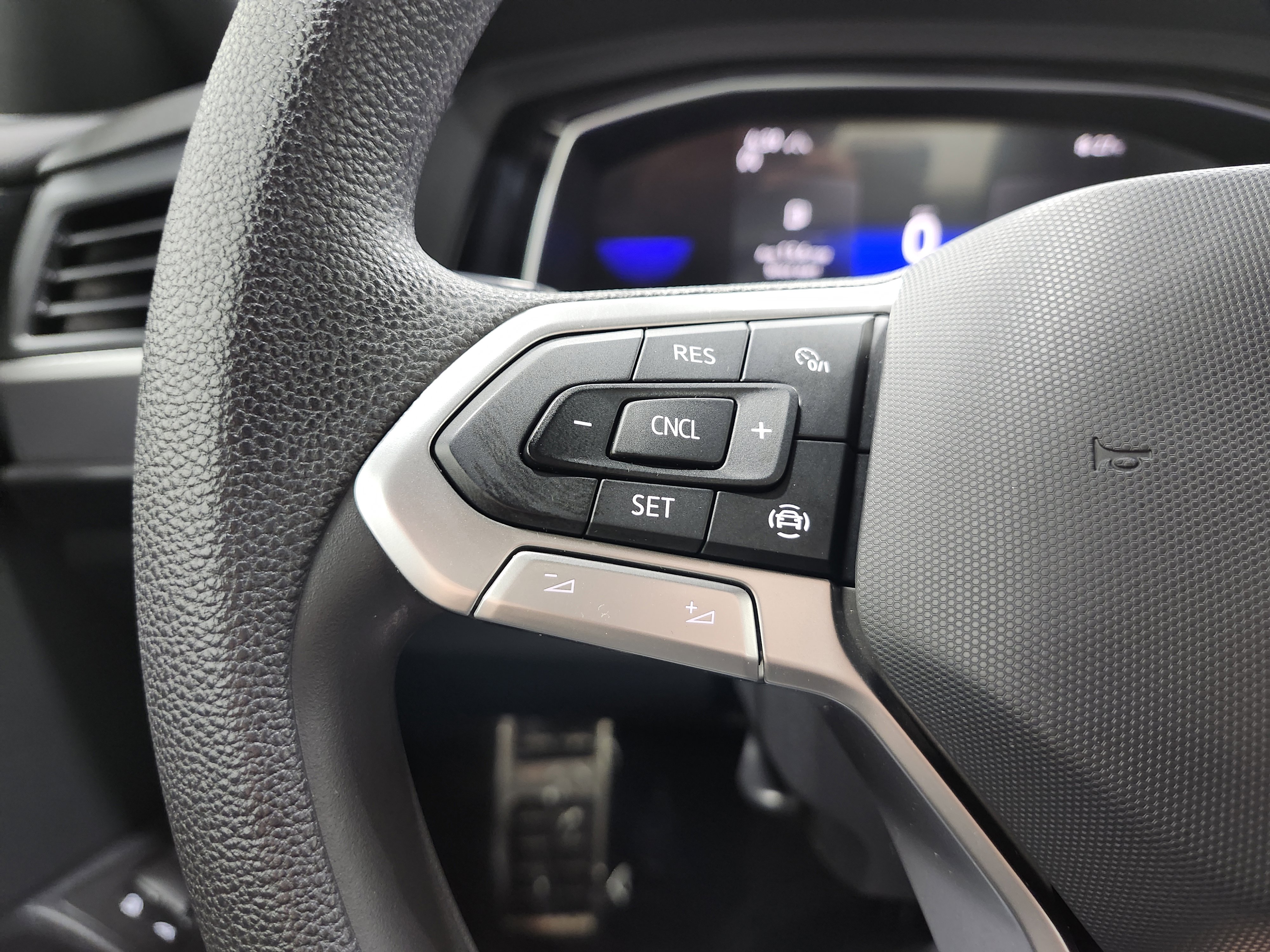 Used 2023 Volkswagen Jetta Sport image 32