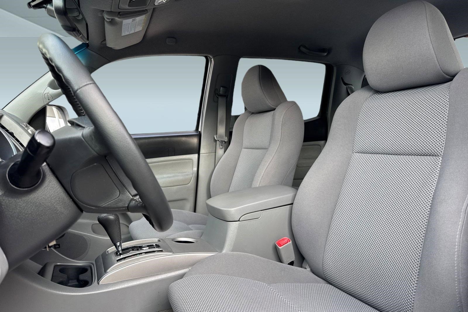 Used 2010 Toyota Tacoma PreRunner image 22