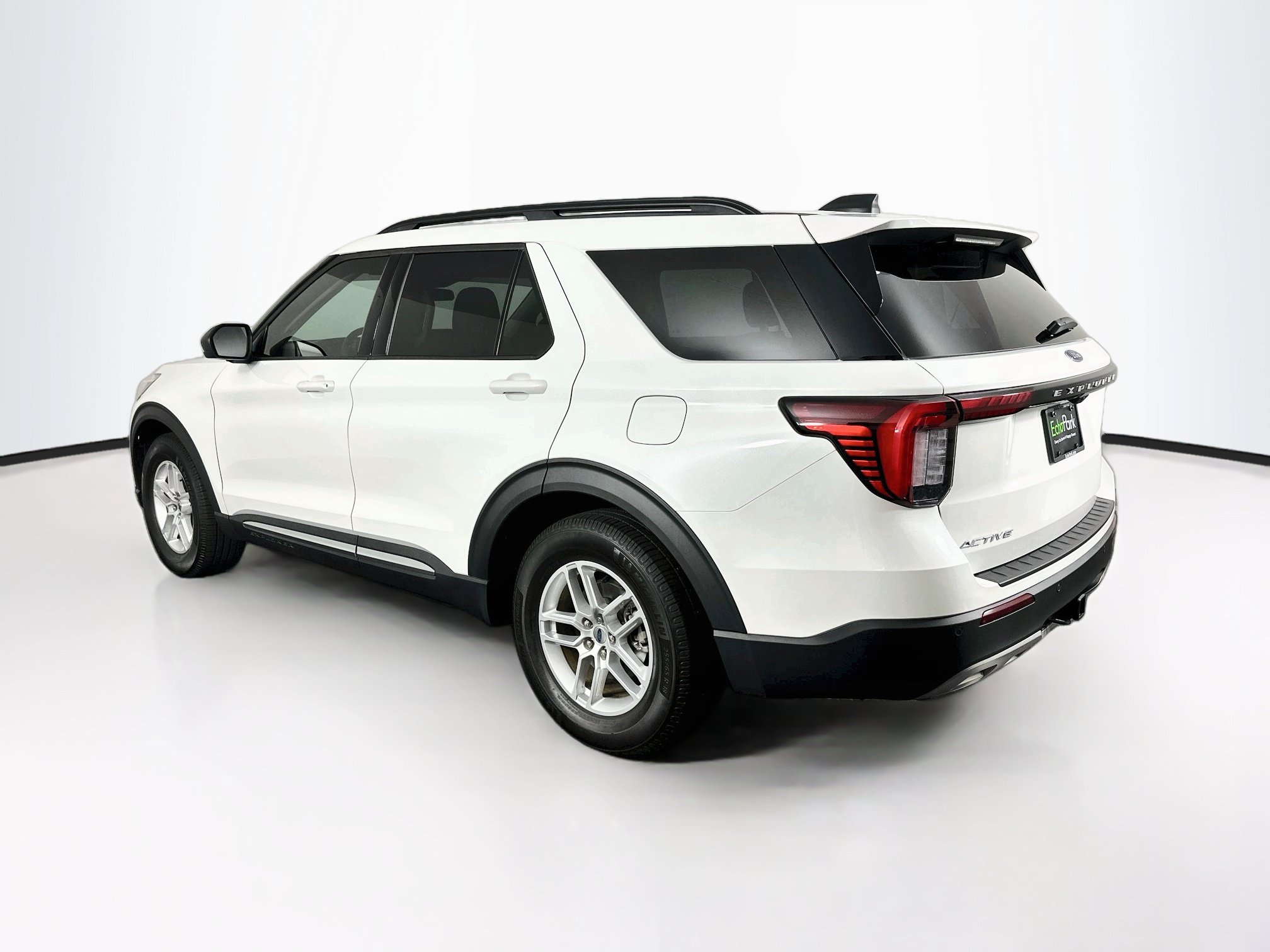 Used 2025 Ford Explorer Active w/ Active Comfort Package RWD image 5