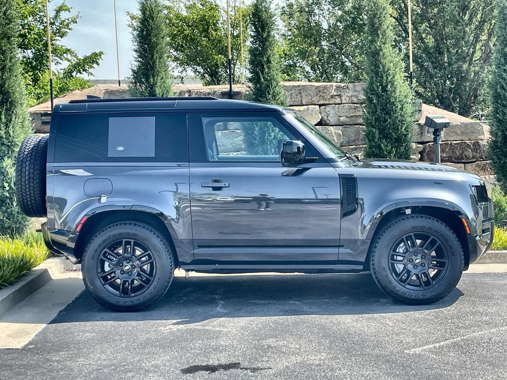 Used 2023 Land Rover Defender 90 X-Dynamic SE AWD/4WD image 6