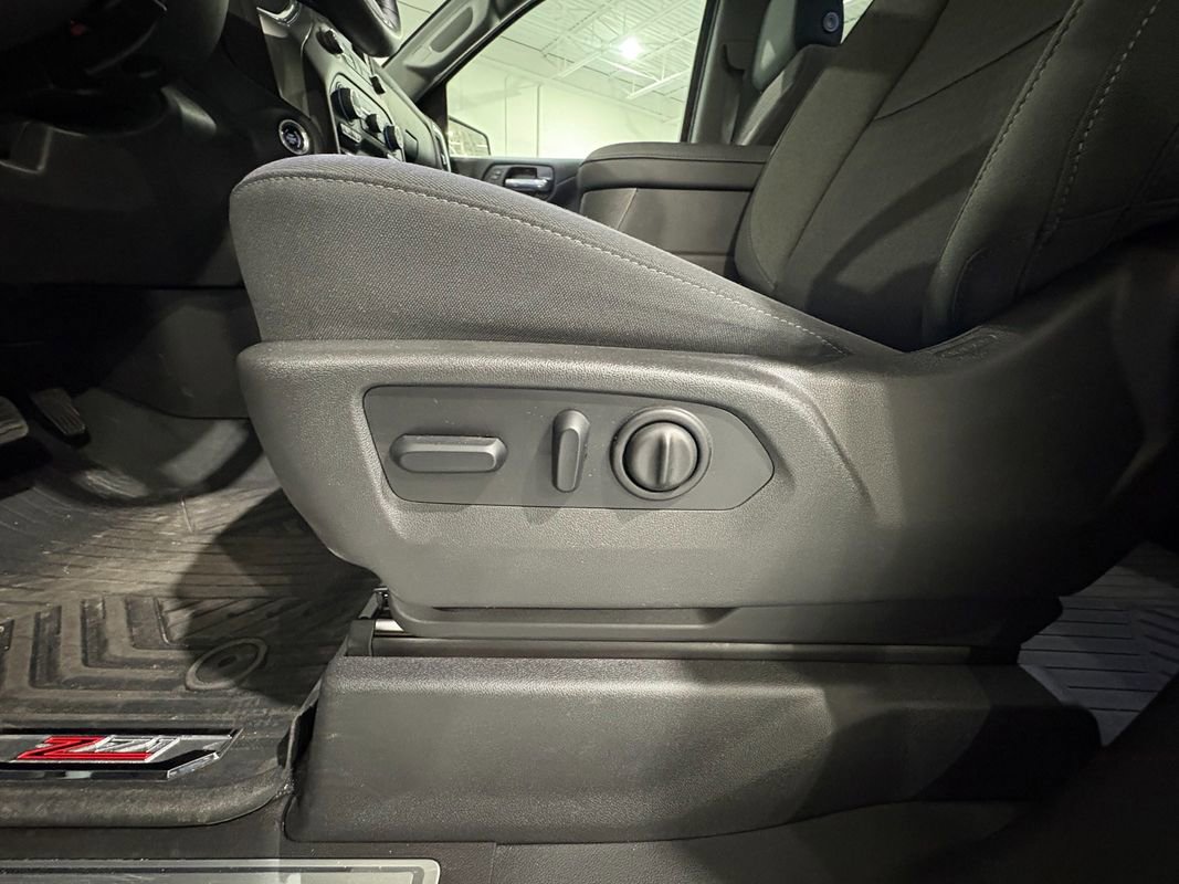 Used 2021 Chevrolet Silverado 1500 LT Trail Boss w/ Bed Protection Package image 11