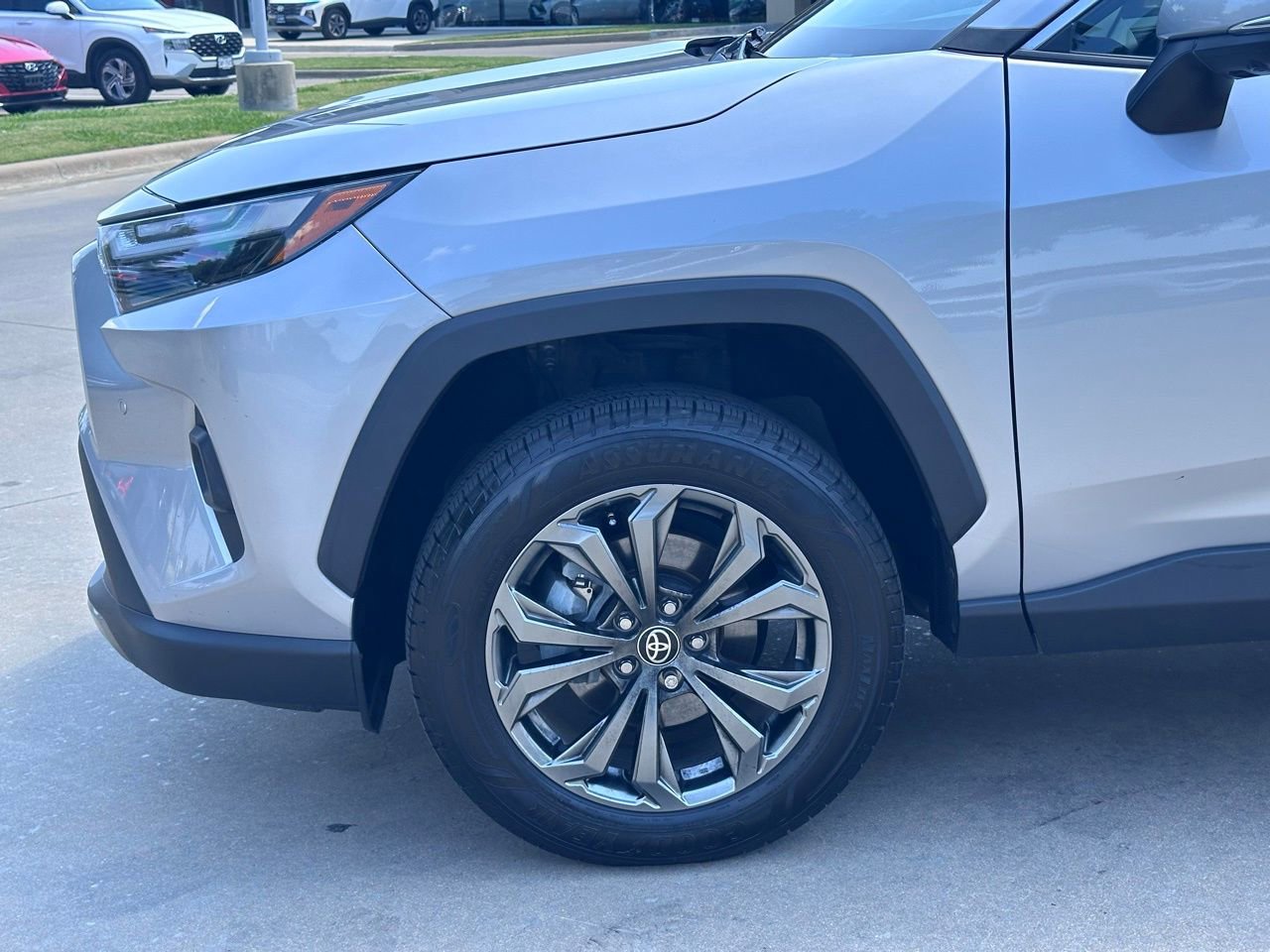 Used 2022 Toyota RAV4 Limited image 8