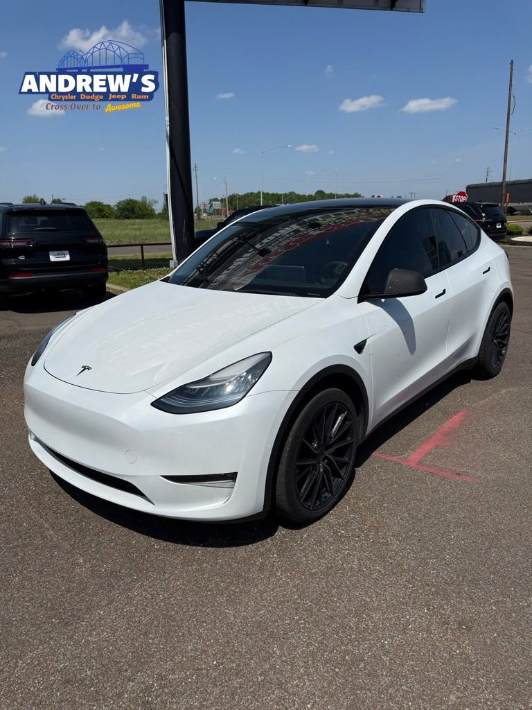 Used 2021 Tesla Model Y Long Range image 1