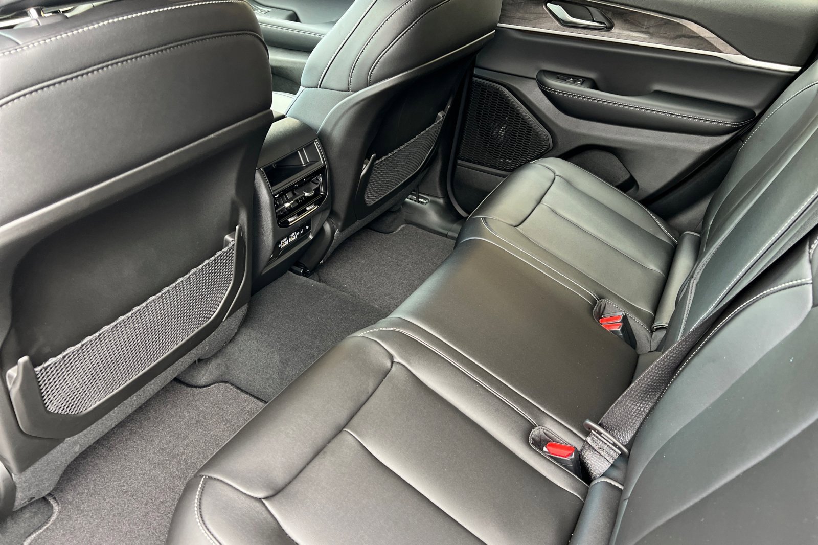 New 2025 Jeep Grand Cherokee Limited image 12