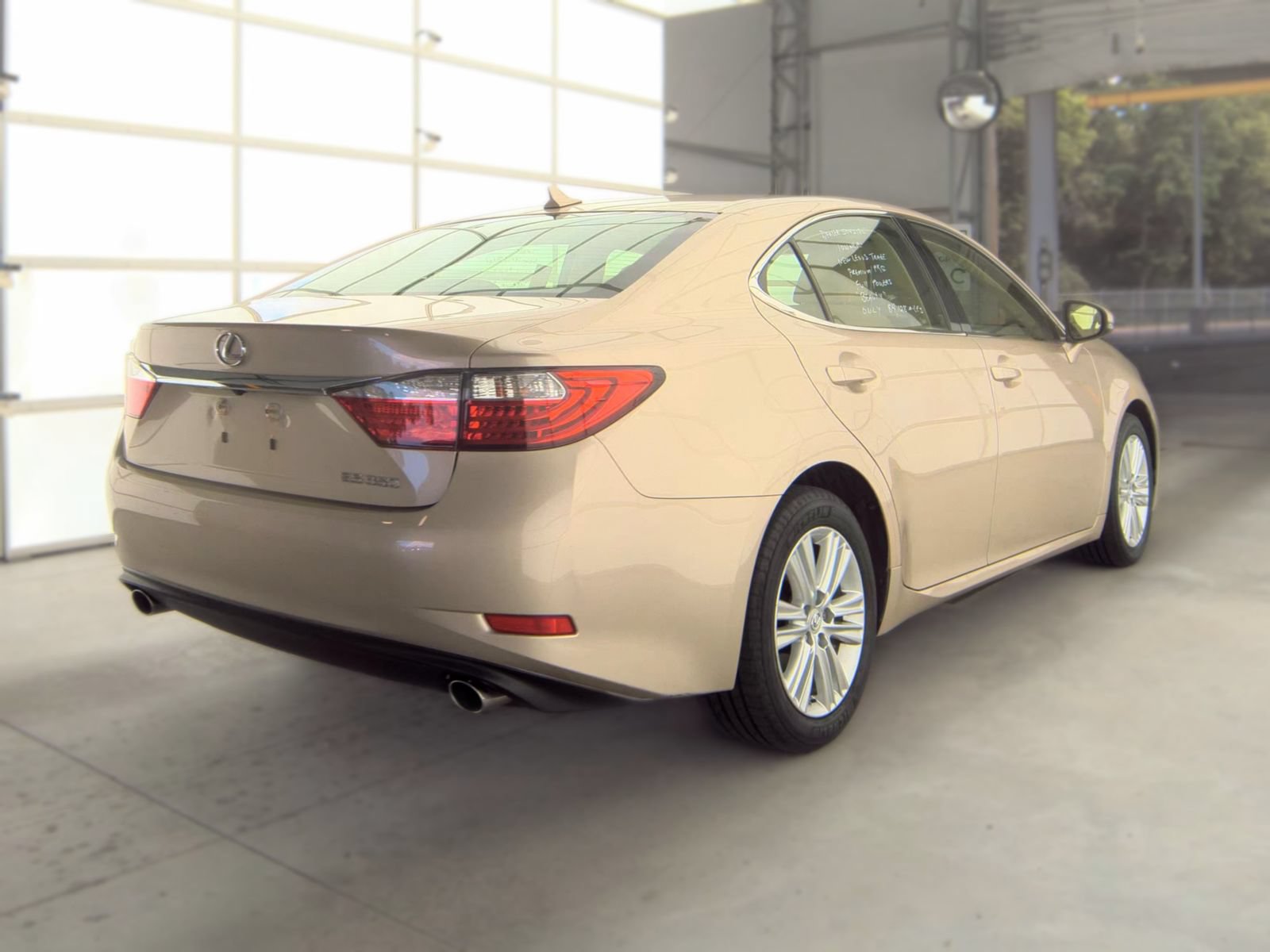Used 2014 Lexus ES 350 w/ Premium Package FWD image 2