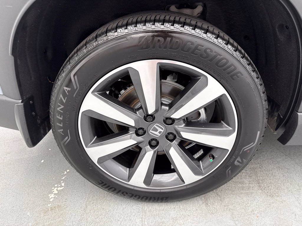 Used 2025 Honda Pilot Touring image 11