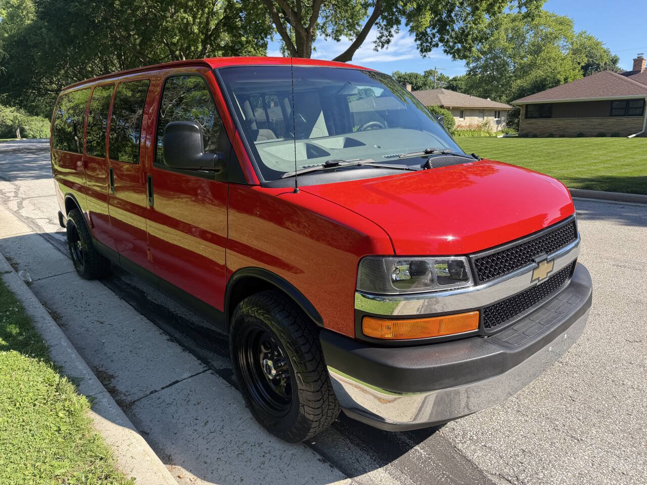 Used 2013 Chevrolet Express 1500 LT w/ LT Preferred Equipment Group AWD/4WD image 7