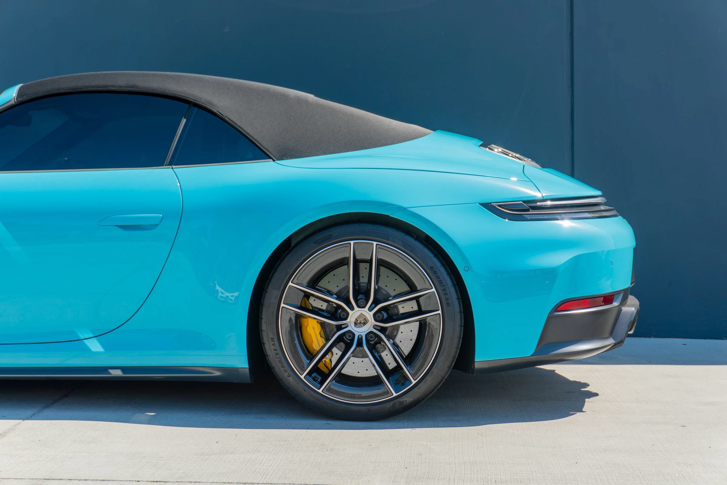 Used 2025 Porsche 911 Carrera 4 GTS AWD/4WD image 22