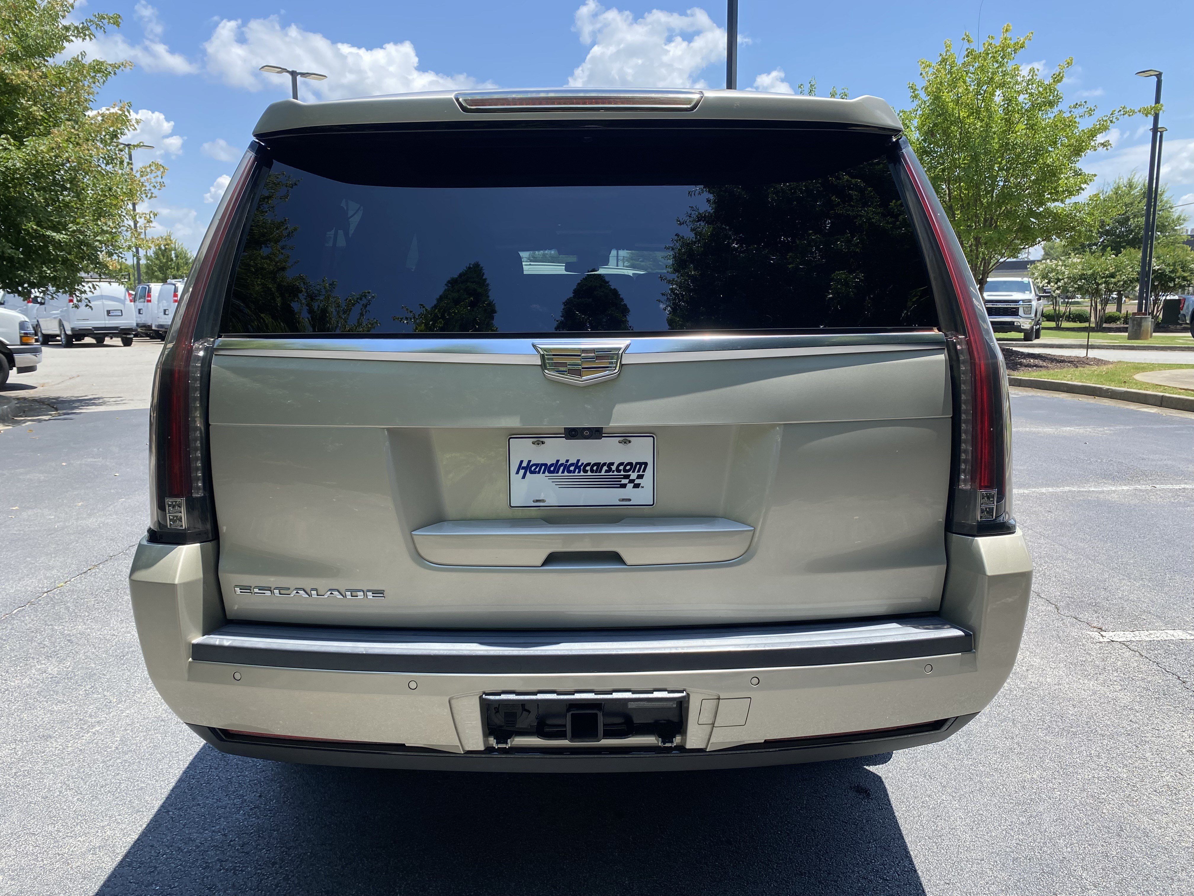 Used 2017 Cadillac Escalade ESV Platinum AWD/4WD image 8