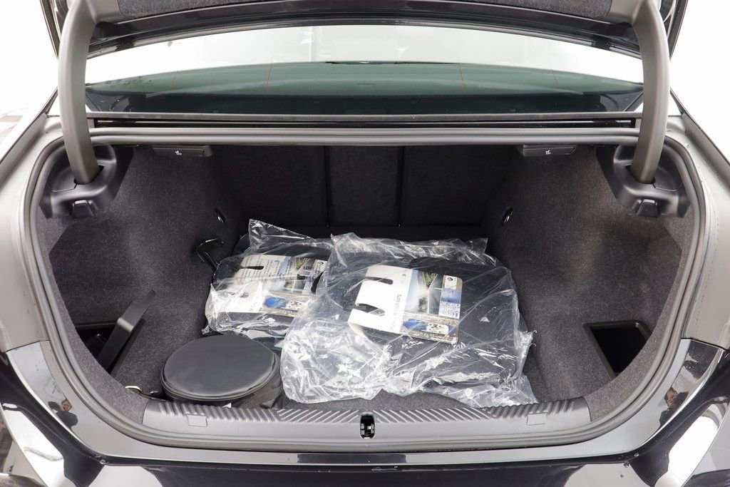 New 2026 BMW 530i xDrive w/ M Sport Package image 18