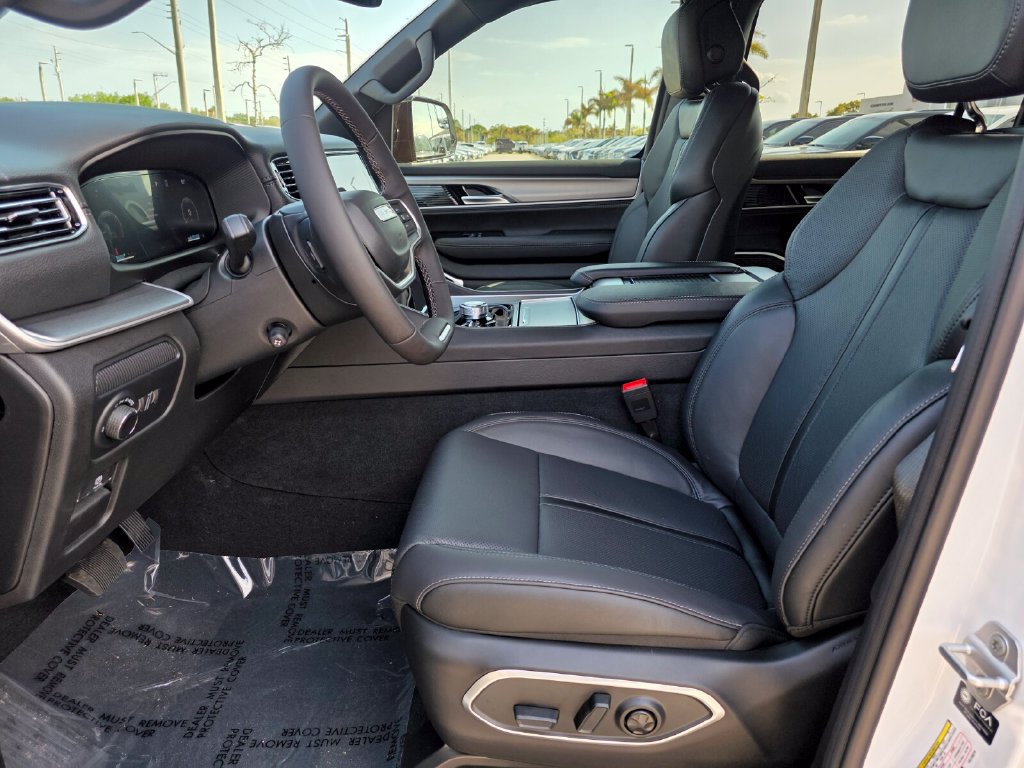 New 2026 Jeep Grand Wagoneer Limited AWD/4WD image 14