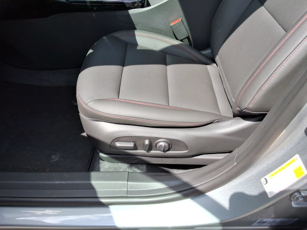 New 2026 Chevrolet Trax RS w/ Sunroof Package FWD image 22