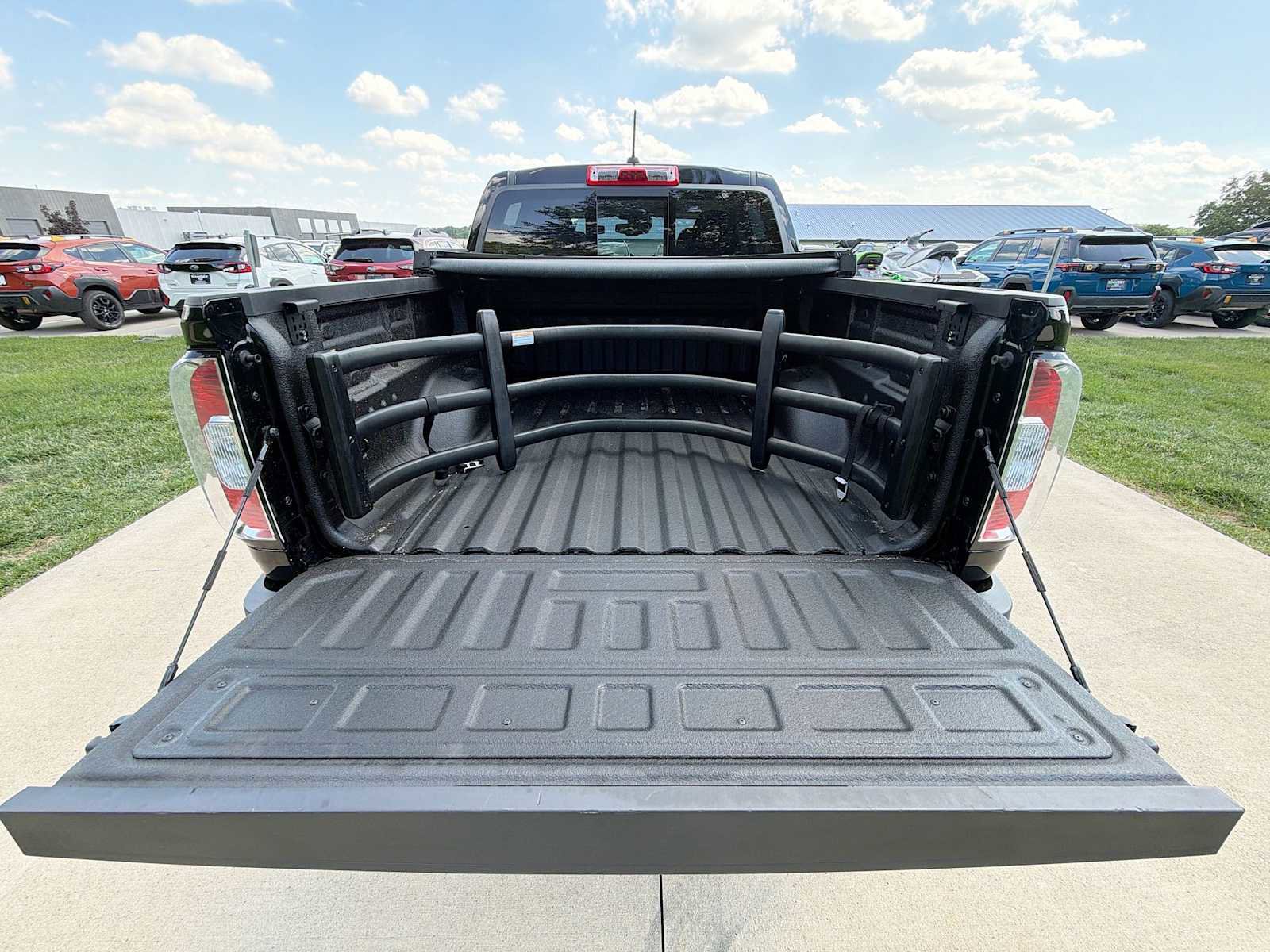 Used 2020 GMC Canyon SLT w/ Driver Alert Package AWD/4WD image 27