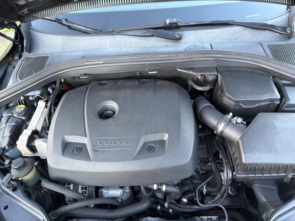 Used 2016 Volvo XC60 T5 Premier w/ Proximity Package image 41