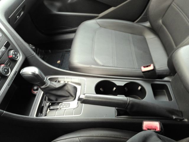 Used 2014 Volkswagen Passat 1.8T Wolfsburg Edition image 36