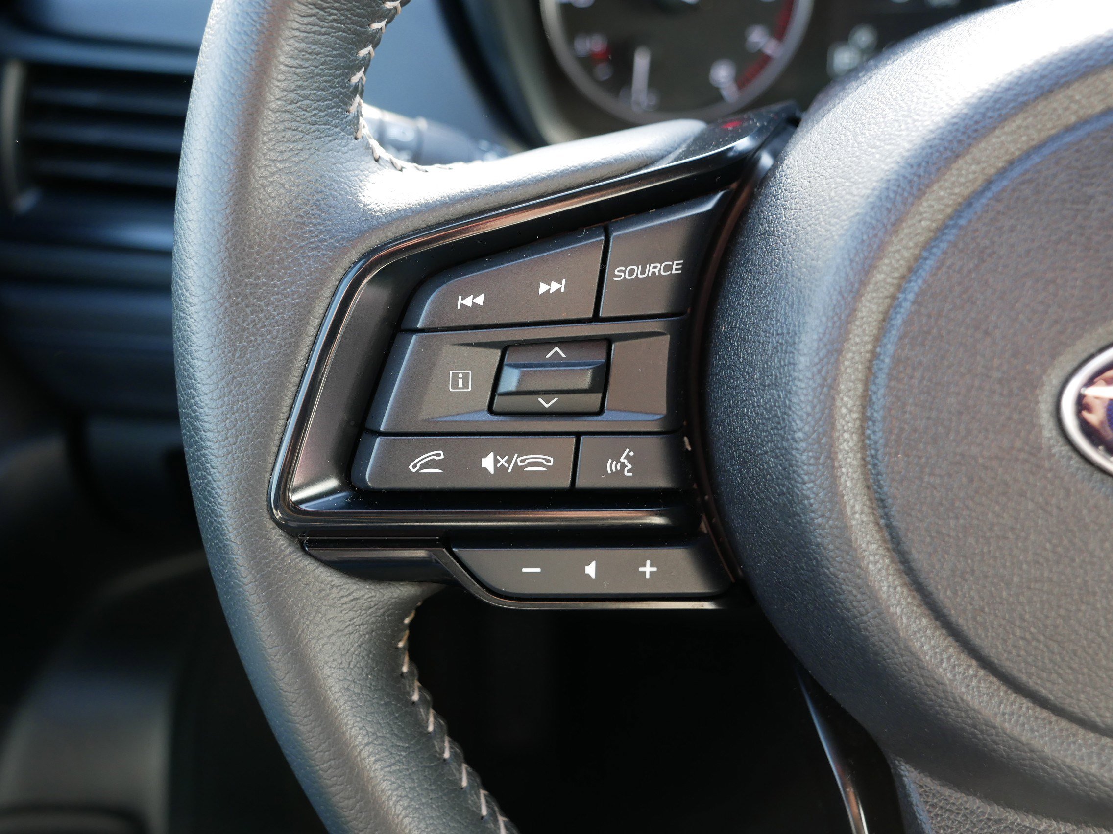 Used 2025 Subaru Forester Premium image 31