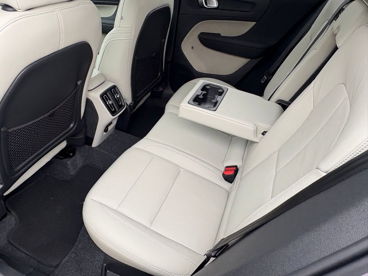 New 2026 Volvo XC40 B5 Ultra w/ Protection Package Premier AWD/4WD image 22