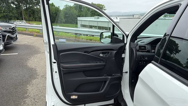 Used 2021 Honda Pilot Black Edition image 8