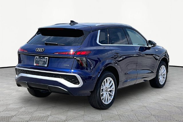 New 2026 Audi Q3 quattro 2.0T AWD/4WD image 2