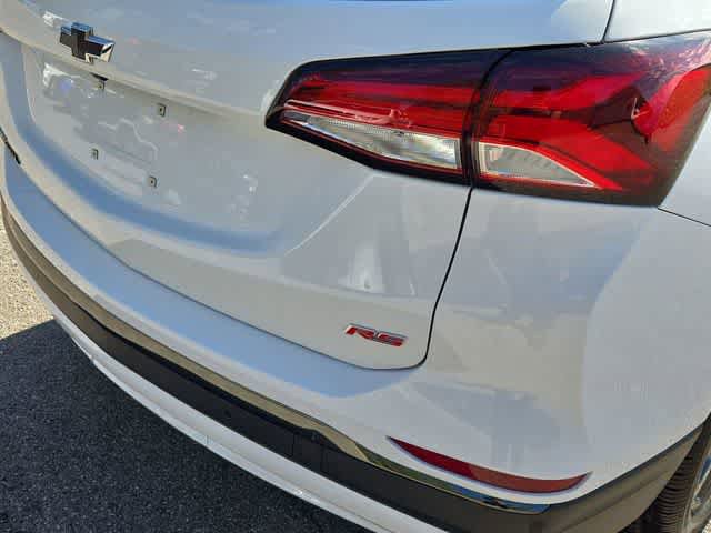 Used 2023 Chevrolet Equinox RS FWD image 12