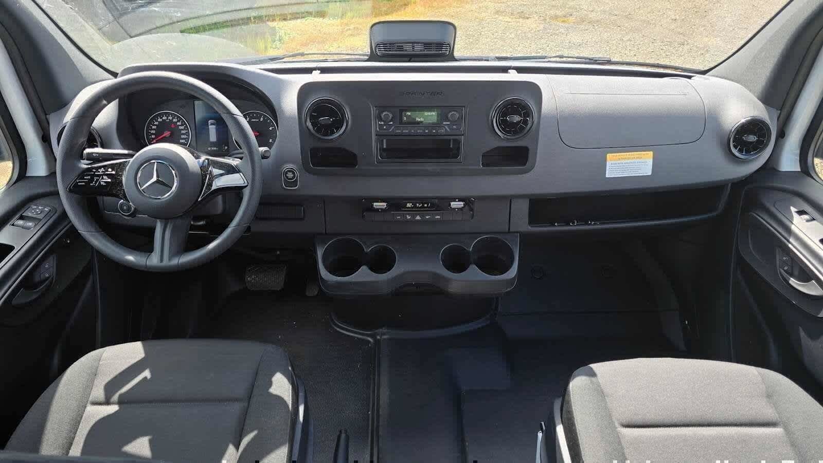 Used 2025 Mercedes-Benz Sprinter 2500 image 17