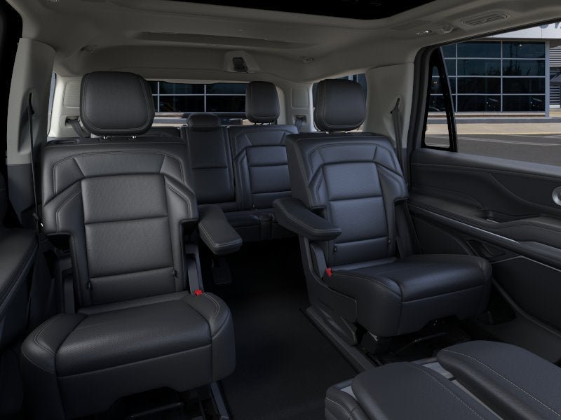 New 2026 Lincoln Navigator Reserve AWD/4WD image 11