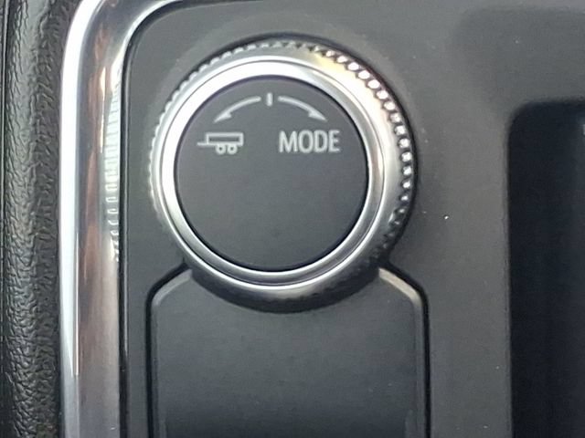 Used 2020 GMC Sierra 1500 SLT RWD image 32