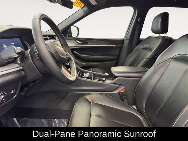 Used 2025 Jeep Grand Cherokee L Limited image 8