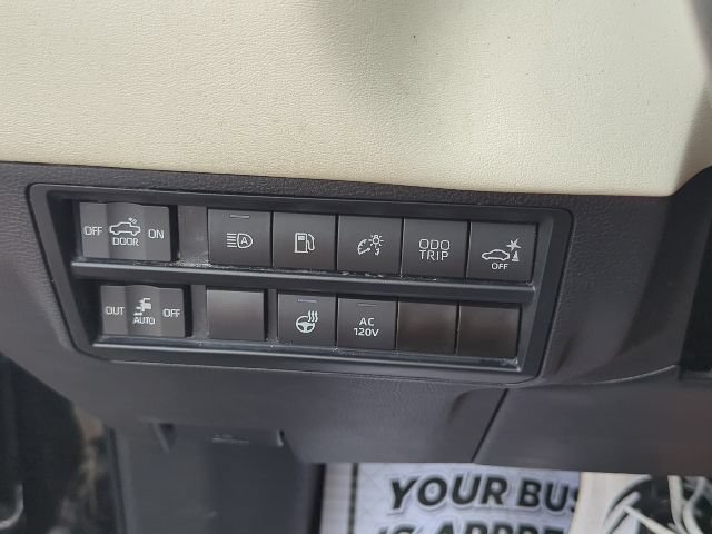 Used 2023 Toyota Tundra Capstone AWD/4WD image 25