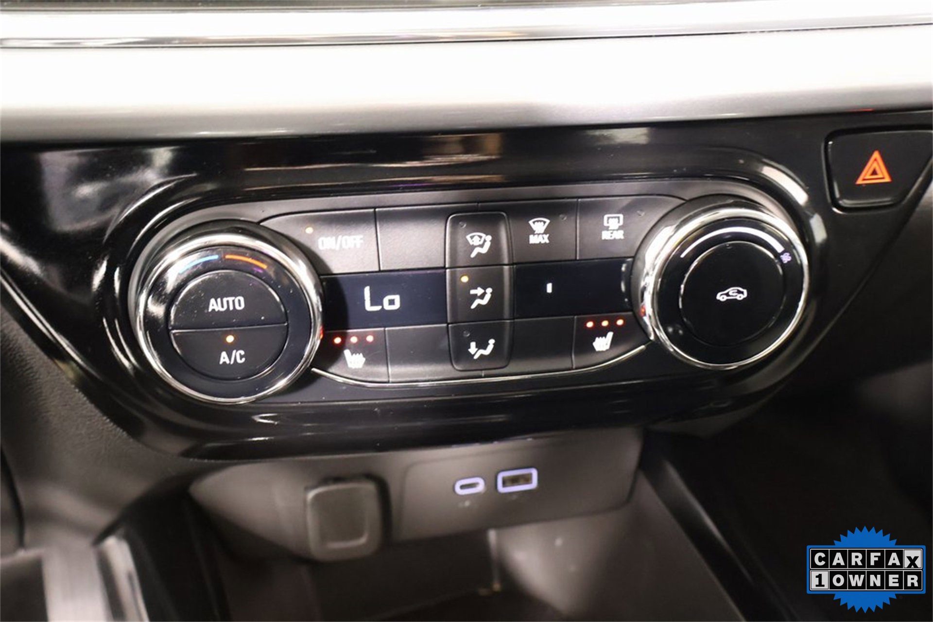 Used 2025 Chevrolet Trax LT w/ LT Convenience Package image 7