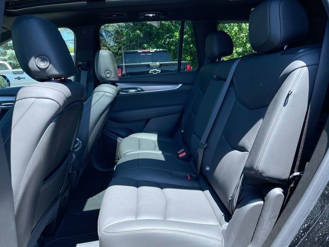 Used 2025 Cadillac XT6 Luxury AWD/4WD image 26