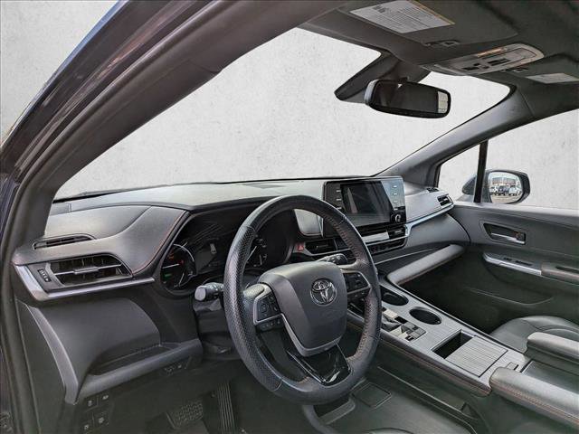 Used 2021 Toyota Sienna XSE image 9