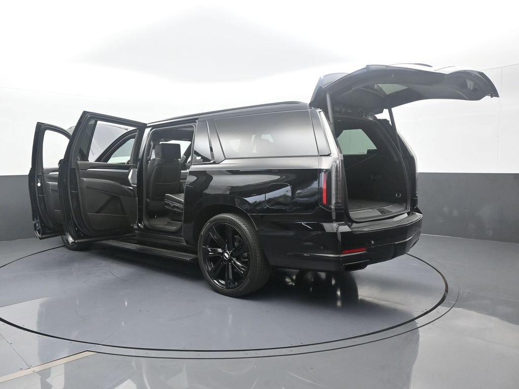 Used 2025 Cadillac Escalade ESV Sport w/ Touring Package image 88