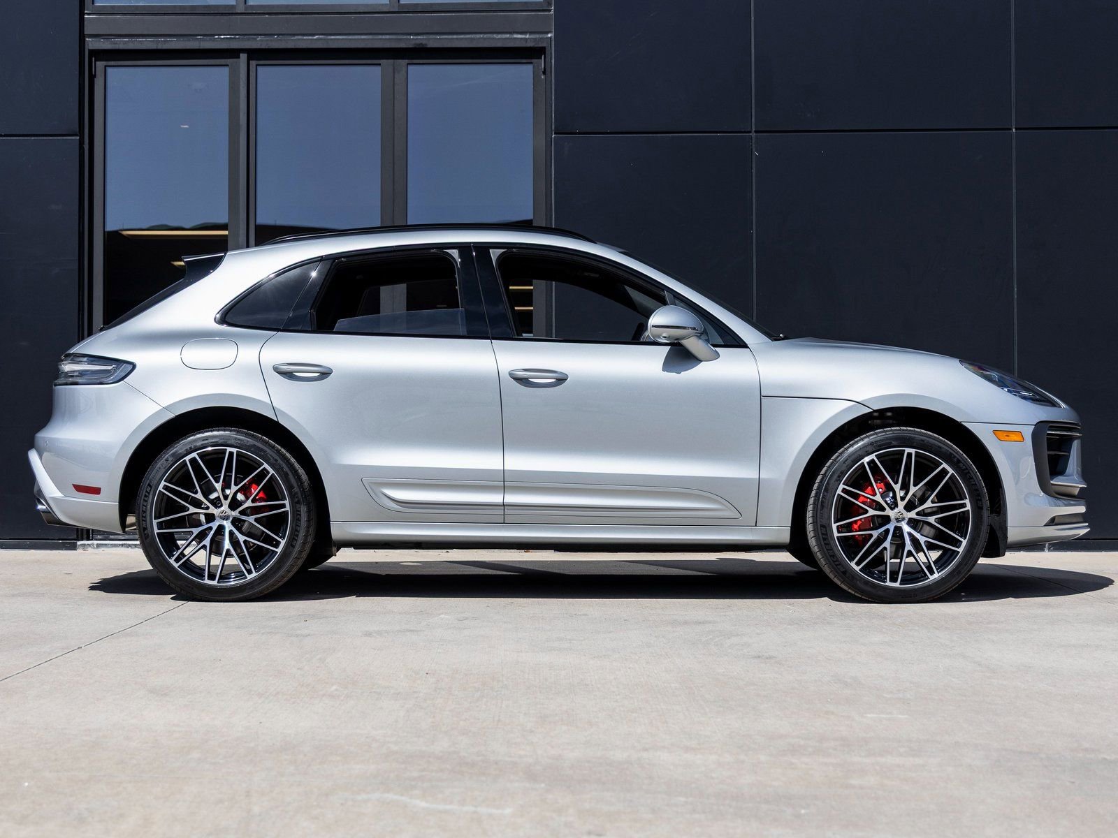 Certified 2025 Porsche Macan S image 12