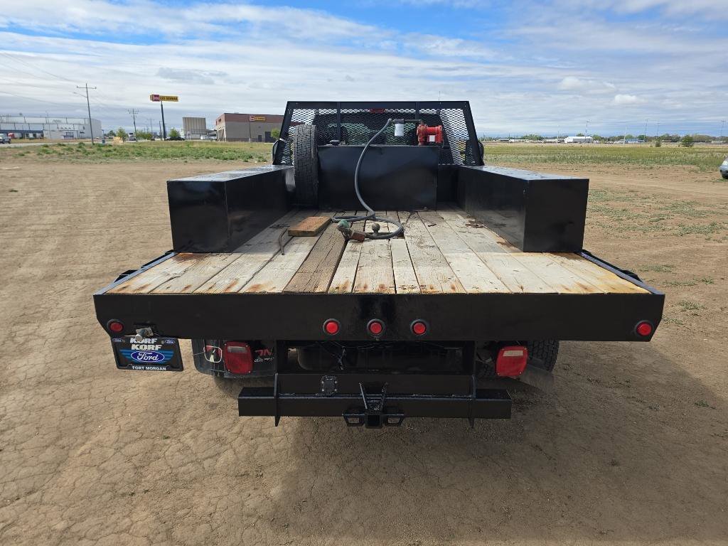 Used 2018 Ford F550 4x4 Regular Cab Super Duty image 4