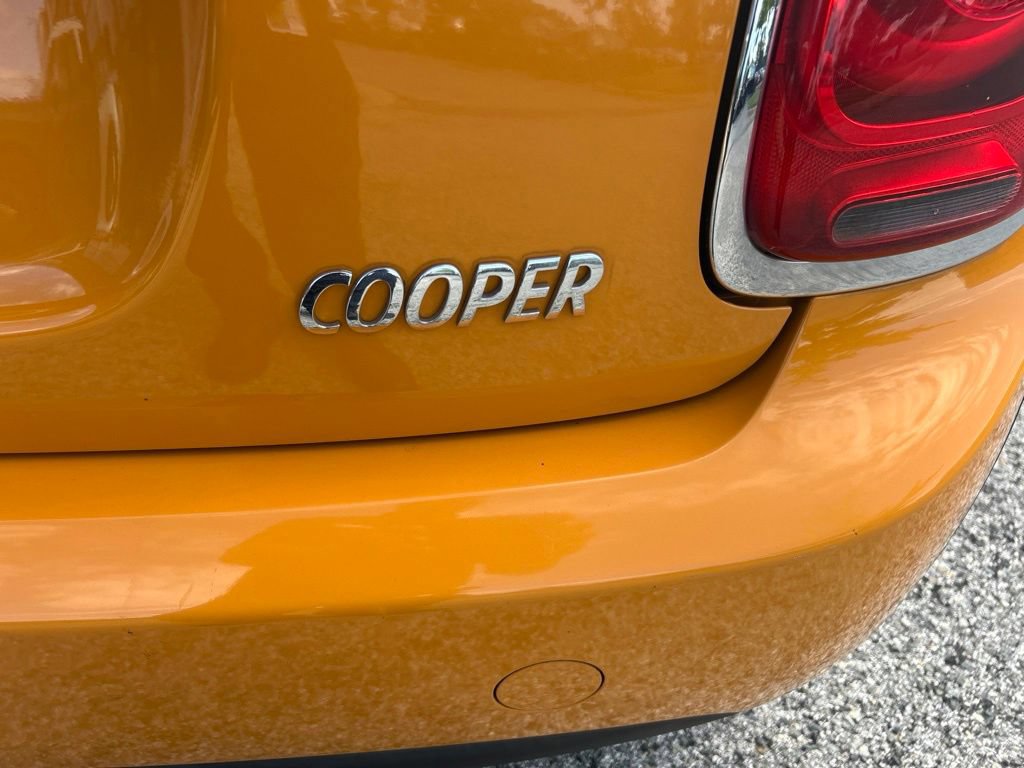 Used 2016 MINI Cooper 2-Door Hardtop FWD image 17