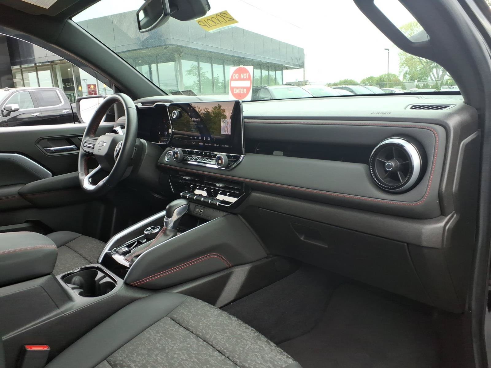 Used 2023 Chevrolet Colorado Z71 w/ Z71 Convenience Package 2 AWD/4WD image 13