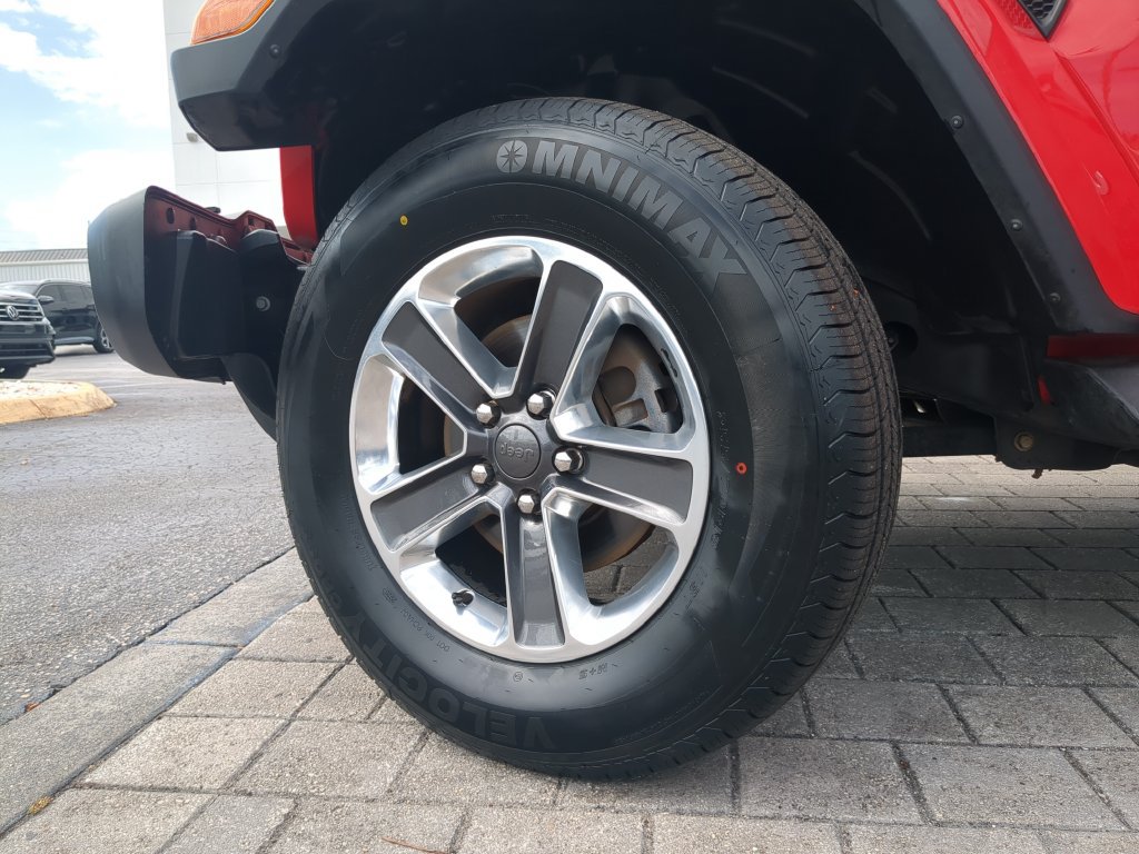 Used 2019 Jeep Wrangler Unlimited Sahara AWD/4WD image 32