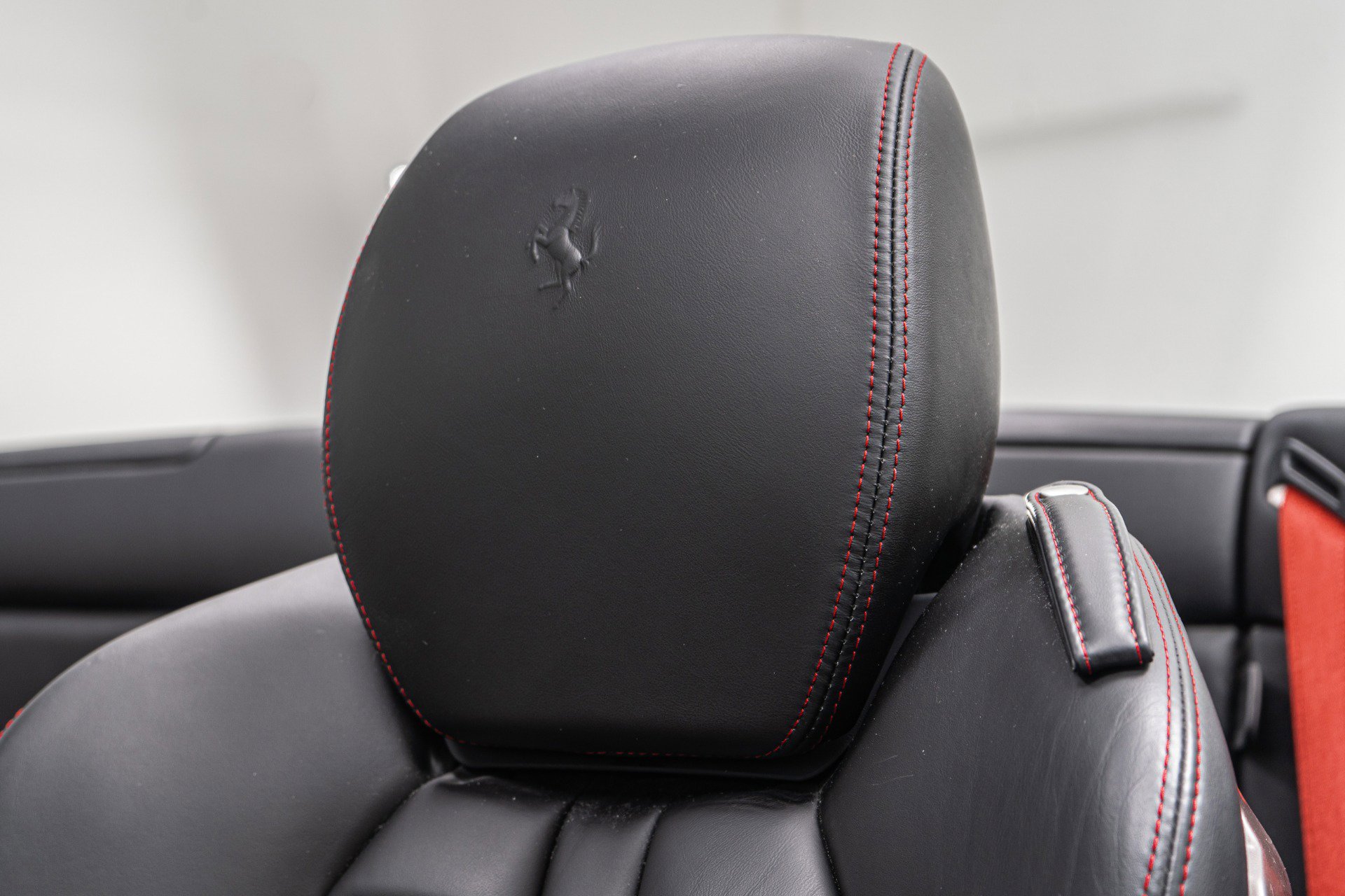 Used 2013 Ferrari California image 27