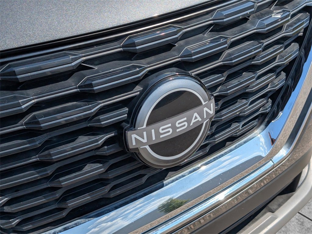 Used 2022 Nissan Rogue SV image 9